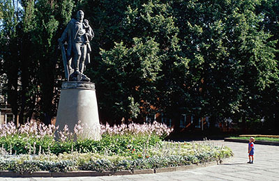 Tilsit | Denkmal &raquo;Sowjetischer Soldat rettet deutsches Kind&laquo;